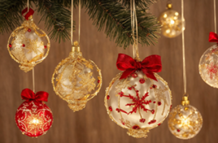 Wizyta uczniów kl. 2a  w Fabryce bombek w Nowej Obrze